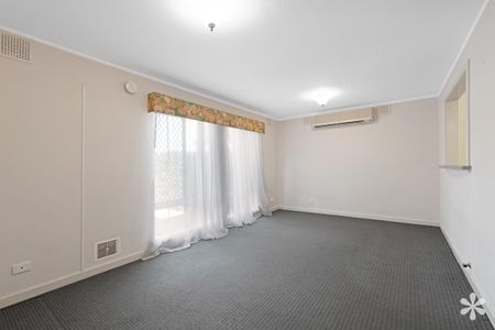 9C Shalford Way - Photo 3