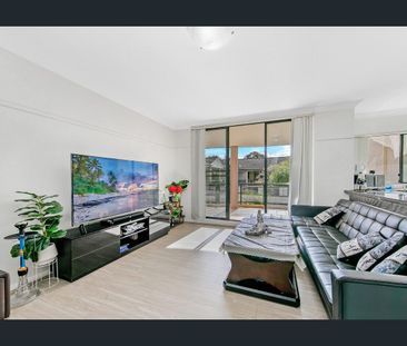 Stylish 3 Bed Apartment Living in Westmead - Photo 1