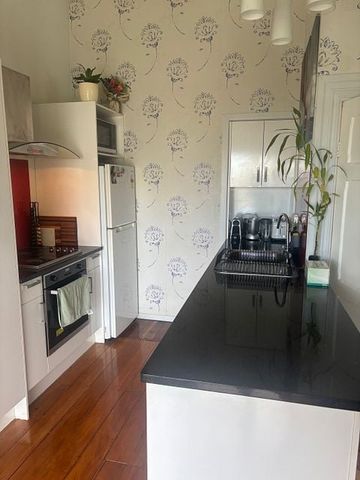 Reduced Rent on One Bedroom flat with private yard - Photo 2