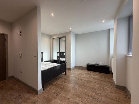 Studio to rent - Photo 2