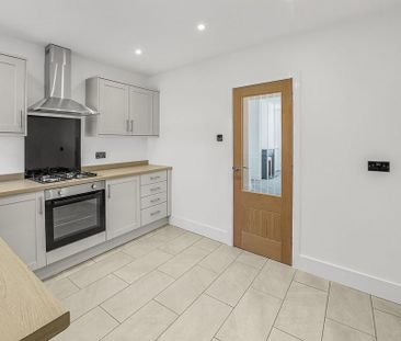 2 bedroom terraced house to rent - Photo 4
