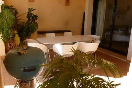 2 Bedroom Apartment For Rent in La Quinta, Málaga - Photo 3