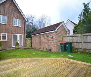 3 bedroom end of terrace house to rent - Photo 3