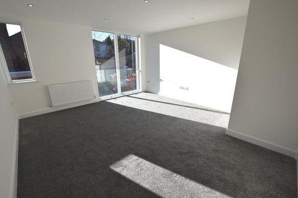3 Bedroom Mews To Let - Photo 1