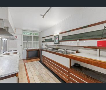 Charming Studio in Vibrant Toowong! - Photo 4