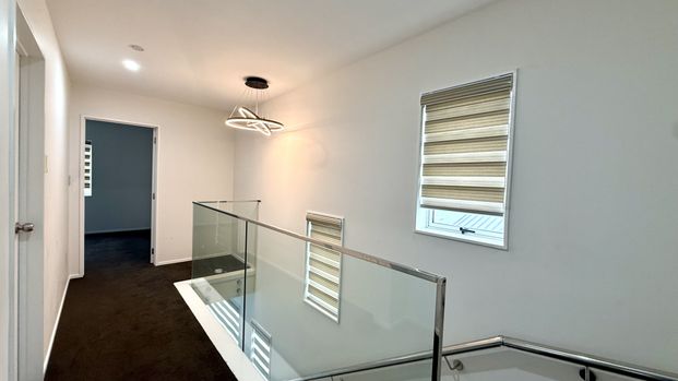 Modern 4-Bedroom, 3-Bathroom Townhouse in Mangere - Photo 1