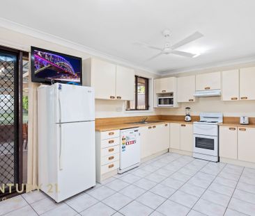 Lovely 3 Bedroom Home - Photo 3