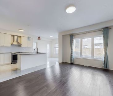 For Lease - 6 Kavanagh Avenue, East Gwillimbury, Ontario - Photo 1