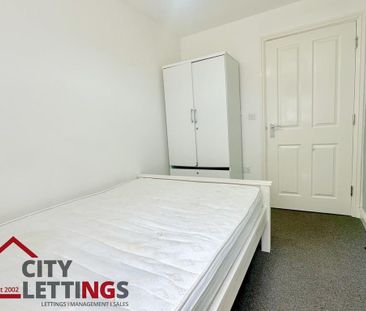 2 bedroom ground floor flat to rent - Photo 3