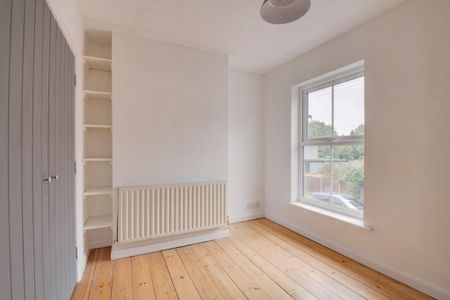 2 bedroom terraced house to rent - Photo 4