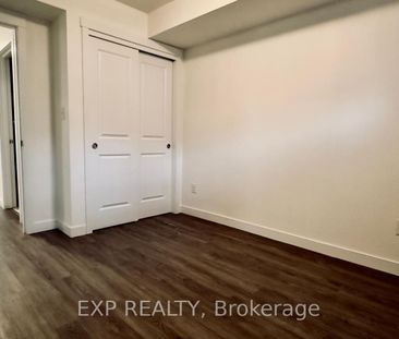 Townhouse For Lease | X8119256 - Photo 6