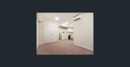 North Facing One Bedroom Waterside Apartment - Photo 2