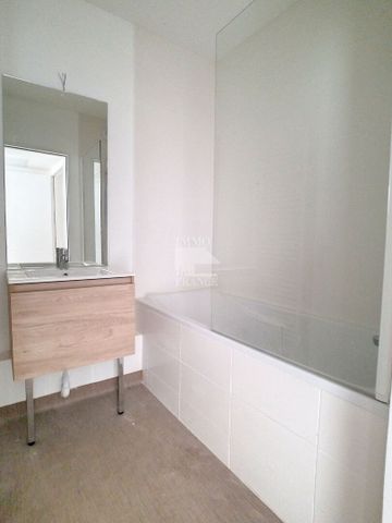 Location Appartement 4 pièces 77m² - Photo 4