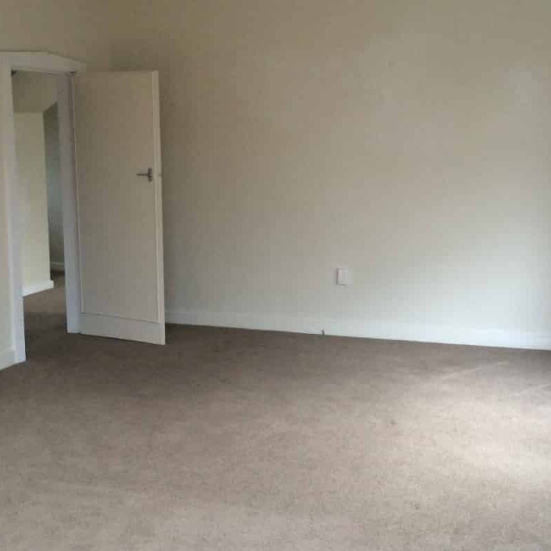 Four Bedroom Home in the Heart of St Albans - Photo 1