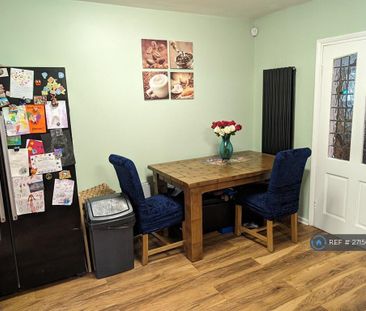 3 bedroom terraced house to rent - Photo 5