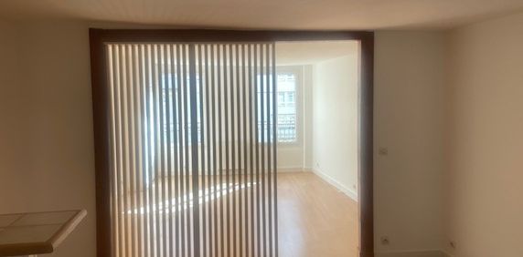 Appartement de type studio/ deux pièces, refait à neuf. - Photo 2