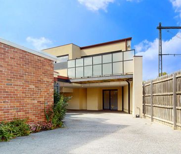 39A Taylor Street, Moonee Ponds, Vic 3039 - Photo 2
