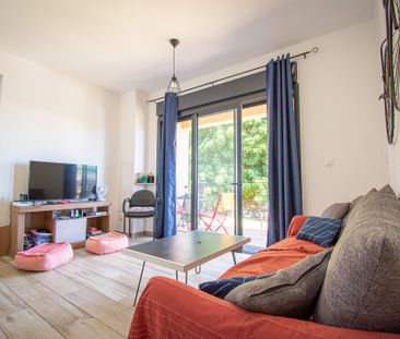 Location Maison 1 pièce 25m² ST ANDRE 97440 - Photo 1