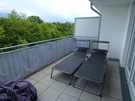 Moderne 3-Zimmer-Wohnung mit Einbauküche, großem Balkon und Aufzug! - Foto 3