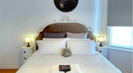 Spacious Family Home - Photo 2