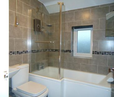 2 bedroom terraced house to rent - Photo 4