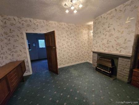 3 bedroom property to rent in Dewsbury - Photo 2