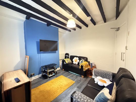 6 Albert Street - Photo 1