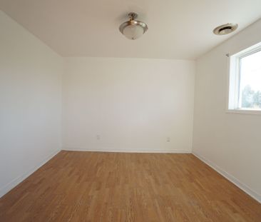 For Lease - 612 Russell Road Unit# Upper level, Clarence-Rockland, ... - Photo 4
