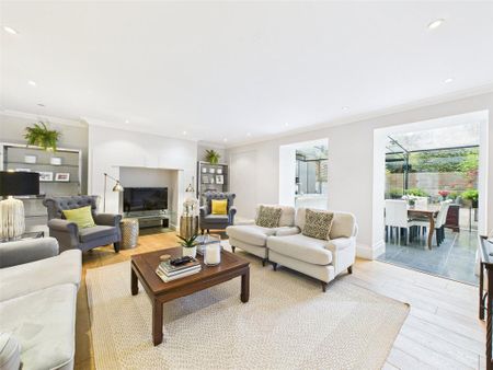 3 bedroom apartment to rent - Photo 2