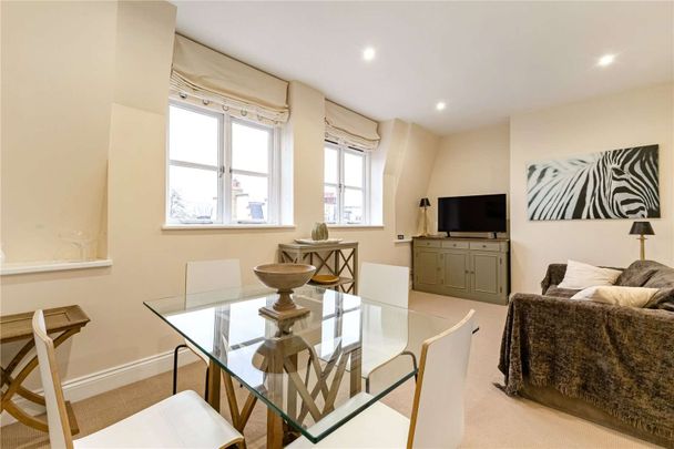 A beautifully presented one bedroom flat situated in a highly desirable part of Fulham - Photo 1