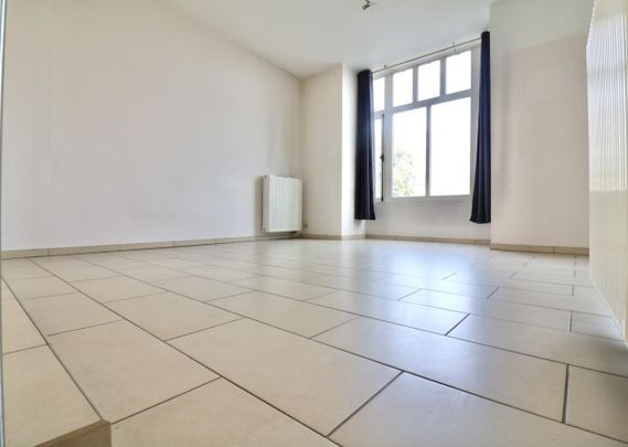 Duplex appartement met 2 slpk, terras en fietsenberging voor 850 EUR/mnd - Photo 1
