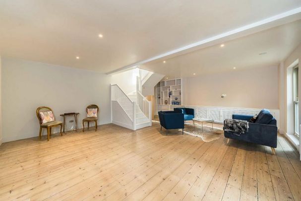 5 bedroom detached house to rent - Photo 1