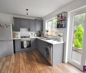 2 bed Semi-Detached - To Let - Photo 6