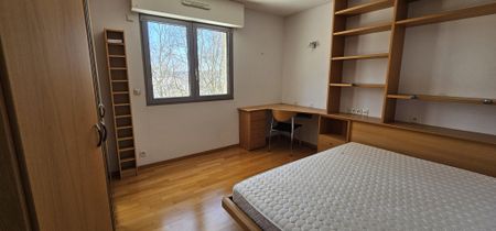 Location Appartement 4 pièces 149m² MULHOUSE 68100 - Photo 3