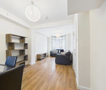 16 Colvil Street - Photo 3