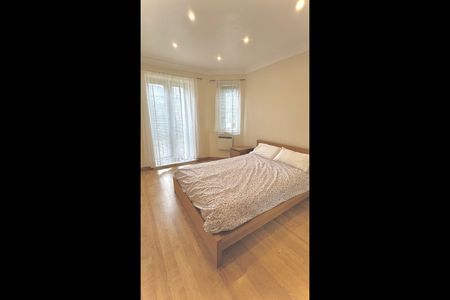 2 Bed Flat, Chiswick Court, W4 - Photo 2