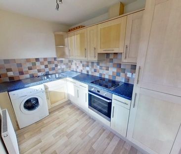 3 bedroom terraced house to rent - Photo 2
