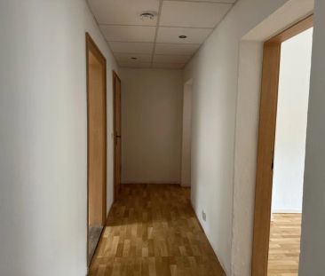 Sonnige Balkonwohnung, unweit der Königsheide ***Laminat***Badewann... - Foto 4