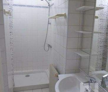 Location Appartement 1 pièce 49m² CAHORS 46000 - Photo 2