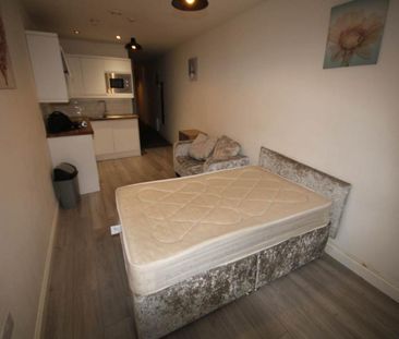 Studio to rent - Photo 4