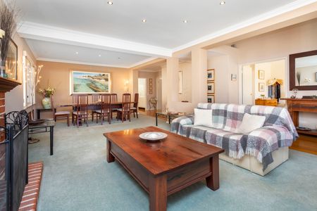 4 Hibernia Rise, Sorrento WA 6020 - House For Rent | Domain - Photo 2