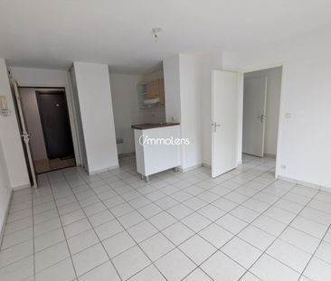 T2 1 Chambre avec balcon + places de stationnement - Photo 2