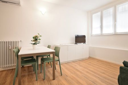 Via Francesco Predabissi, Milan, Lombardy 20134 - Photo 3