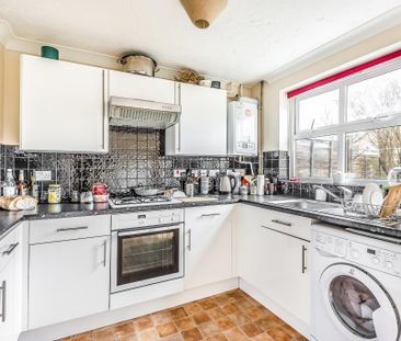 3 bedroom semi-detached house to rent - Photo 5