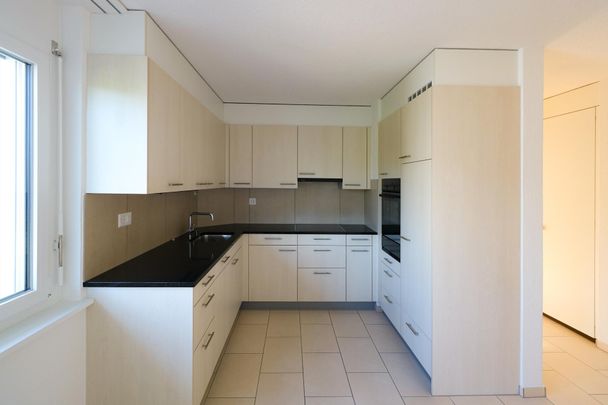 Helle Dachwohnung mit Galerie / App. mansardé lumineux avec galerie - Photo 1