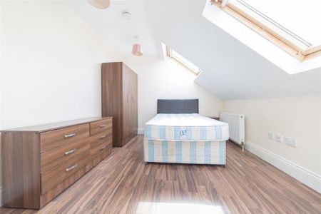 4 bedroom maisonette to rent - Photo 2