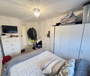 Edinburgh Gate, Harlow - Photo 4