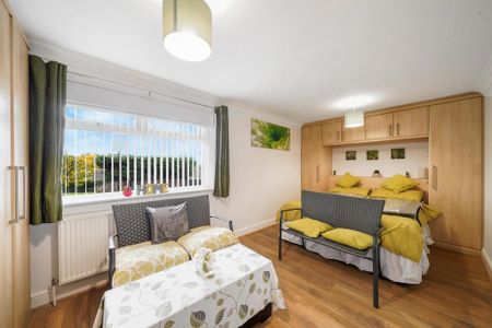 6 bedroom detached house to rent - Photo 4