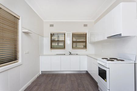 Neat 3 Bedroom House in Riverwood - Photo 4