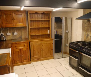 2 bedroom semi-detached house to rent - Photo 3